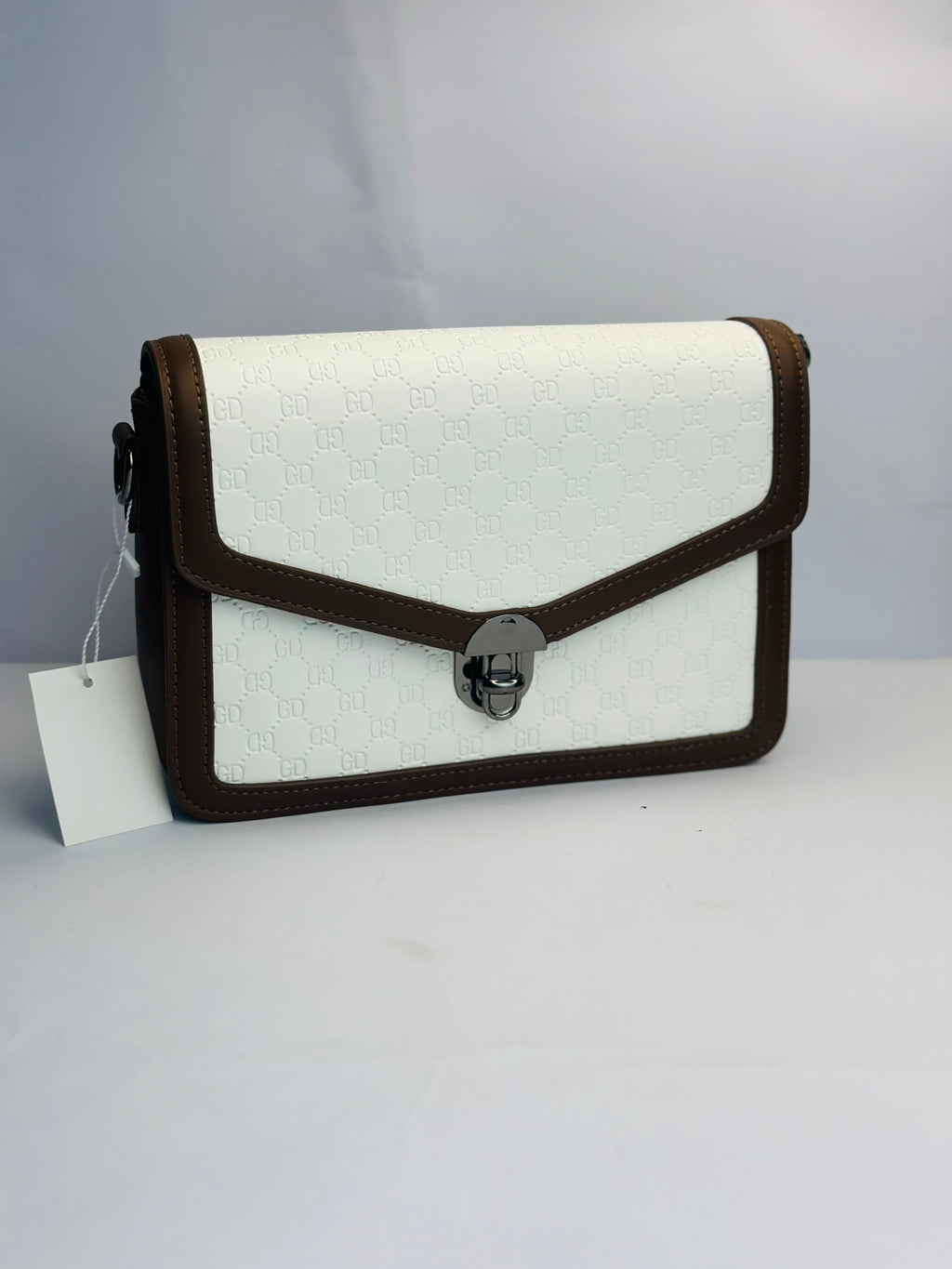 GUCCI SIGNATURE CROSSBODY BAG - WHITE & BLACK