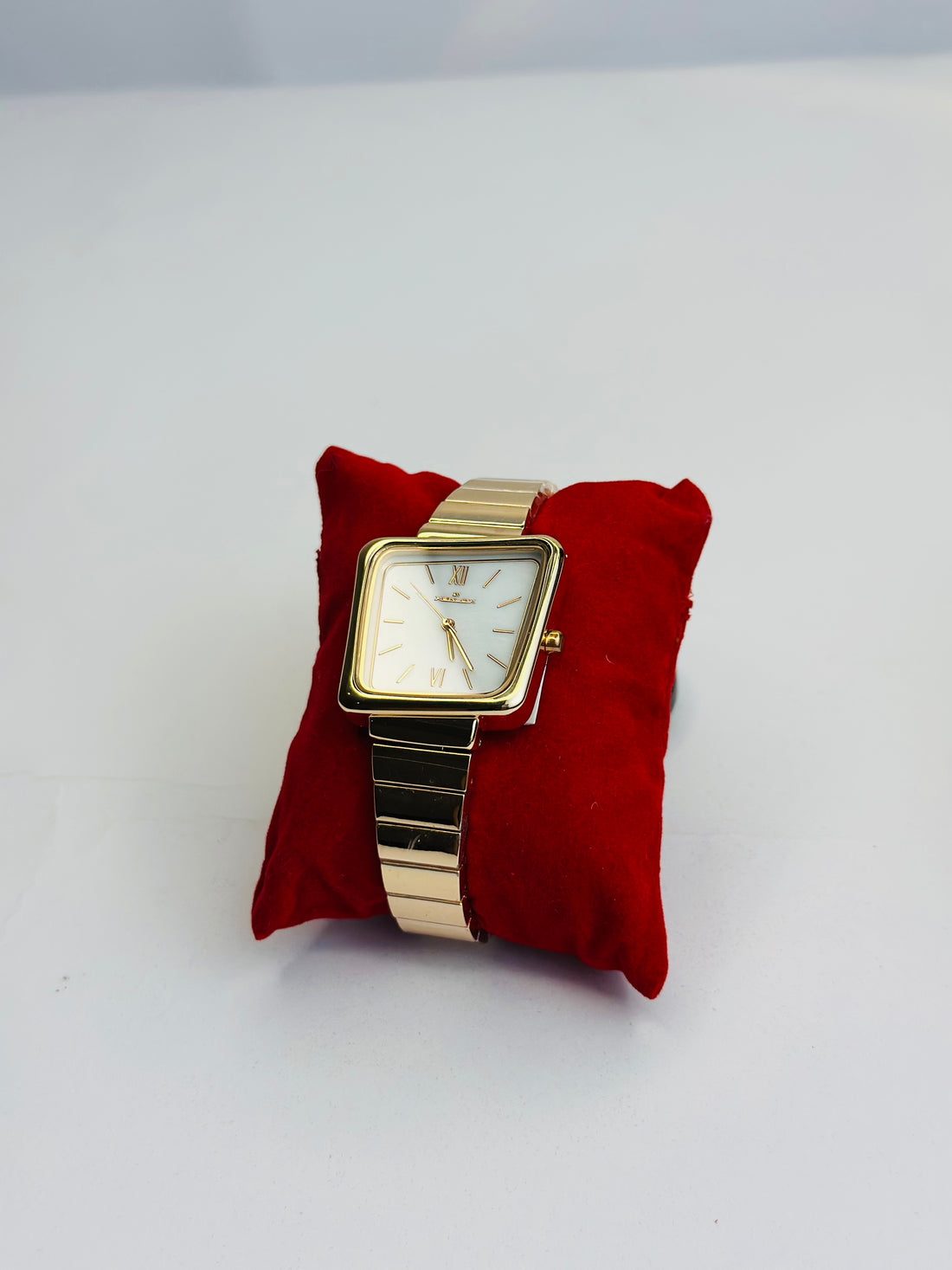 Vintage Square Dial With Integrated Flat-Link Bracelet