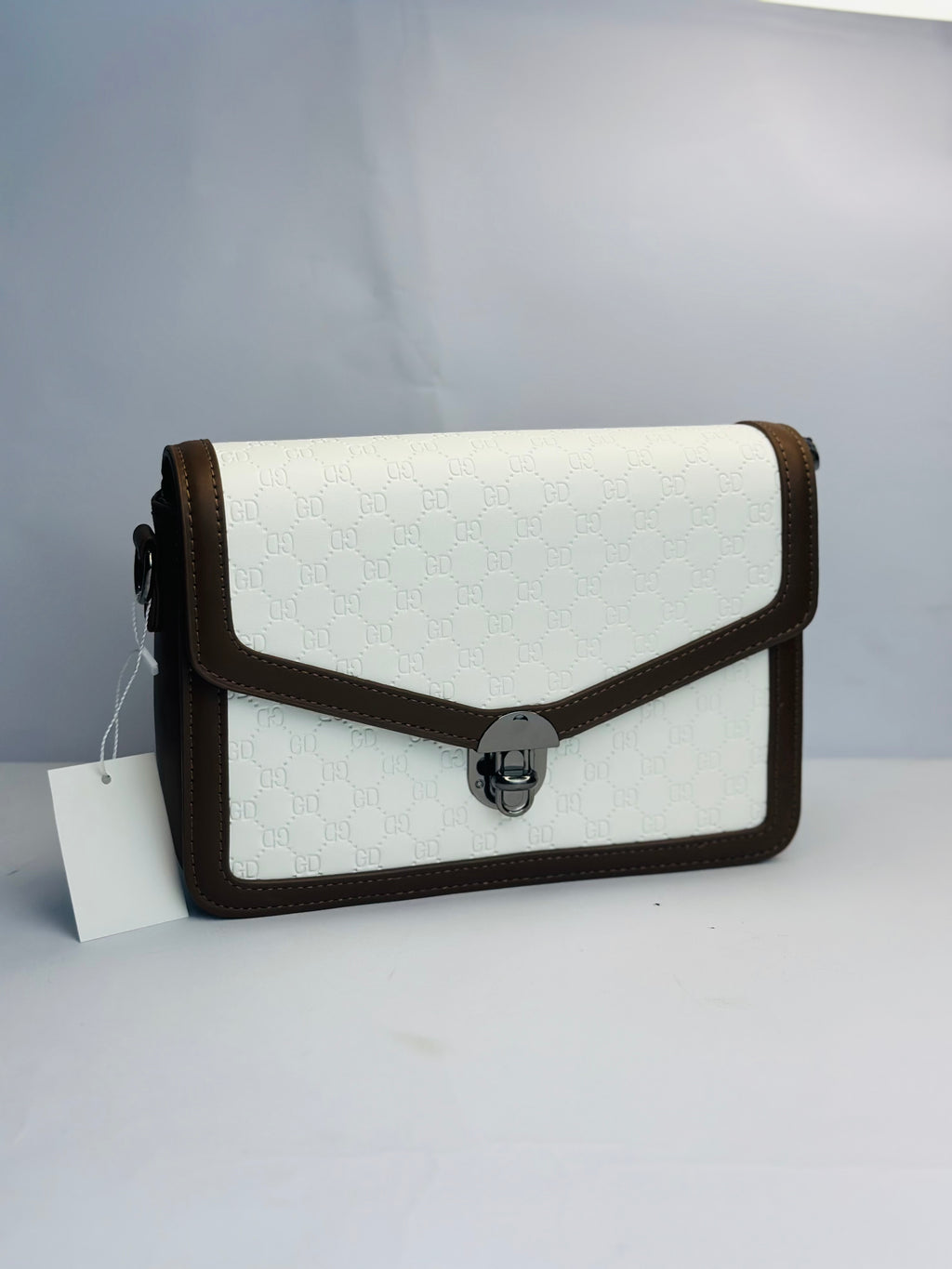 GUCCI SIGNATURE CROSSBODY BAG - WHITE & BLACK
