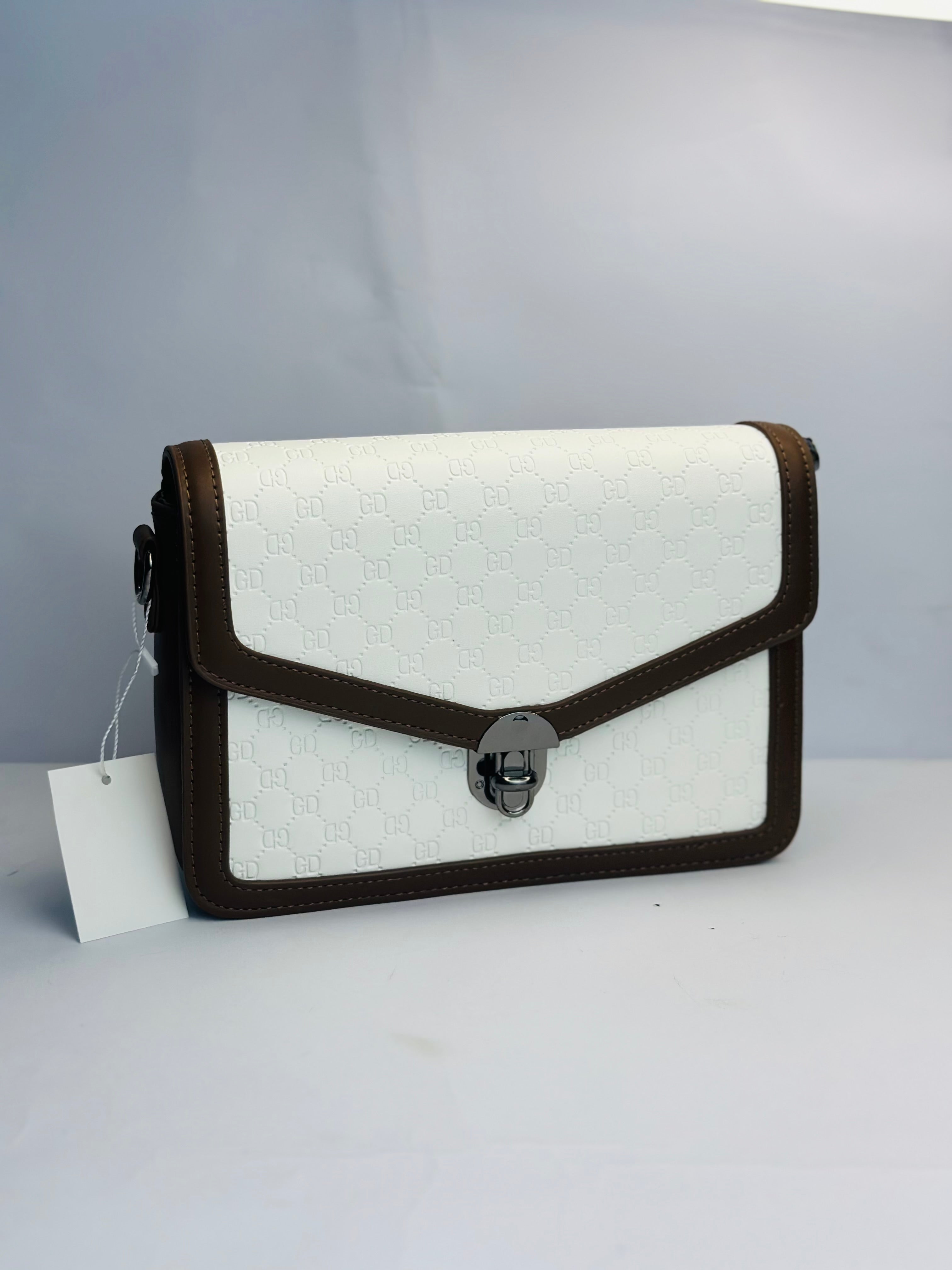 GUCCI SIGNATURE CROSSBODY BAG - WHITE & BLACK