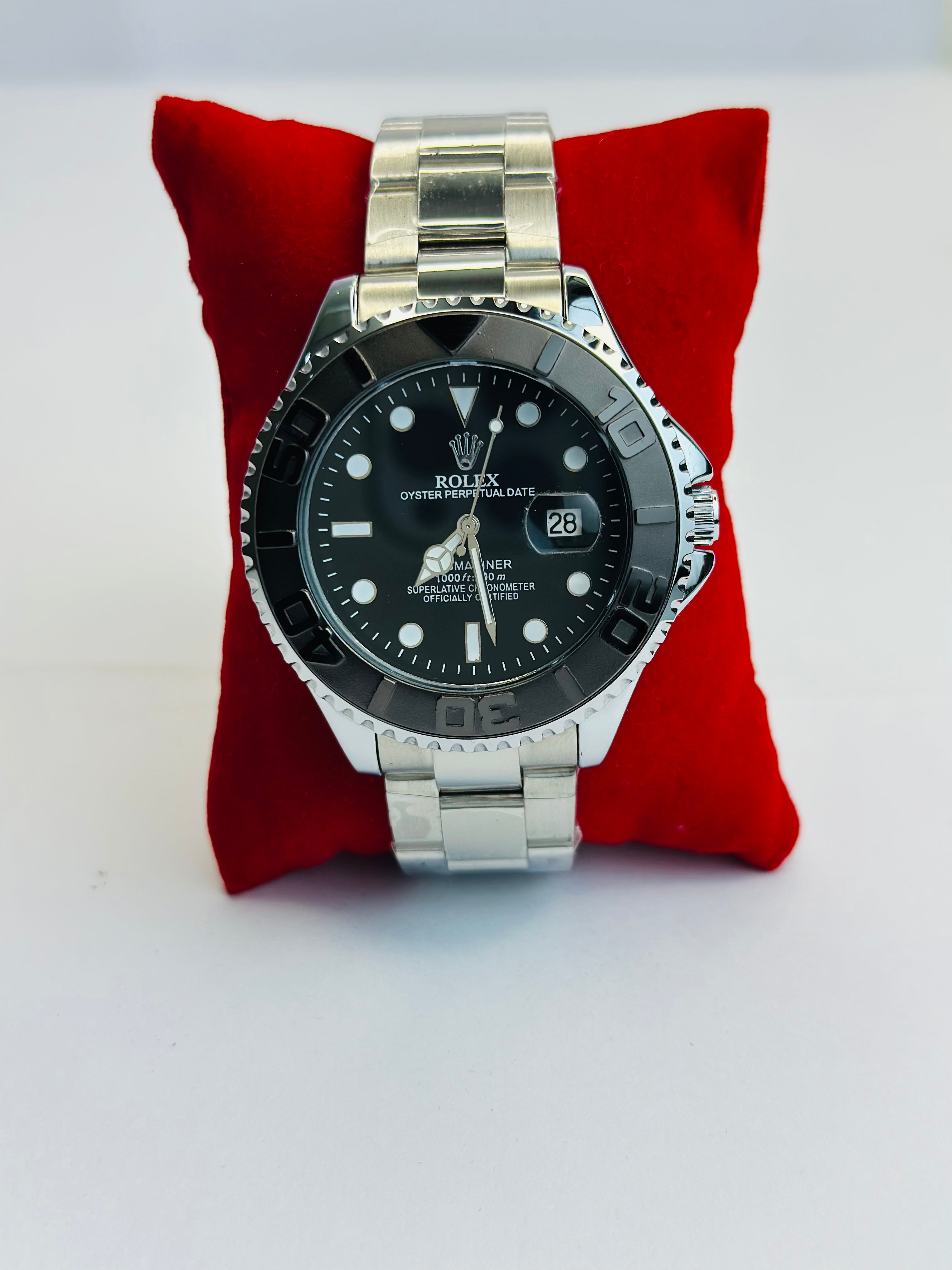ROLEX  YACHT-MASTER ( BLACK DAIL)