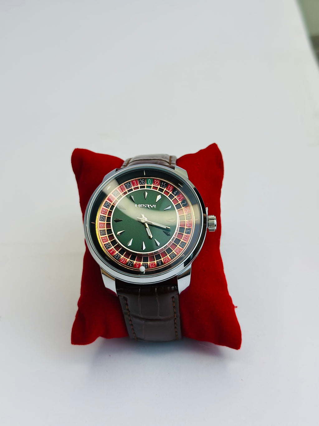 HERYI Stylish Roulette Dial Analog Watch