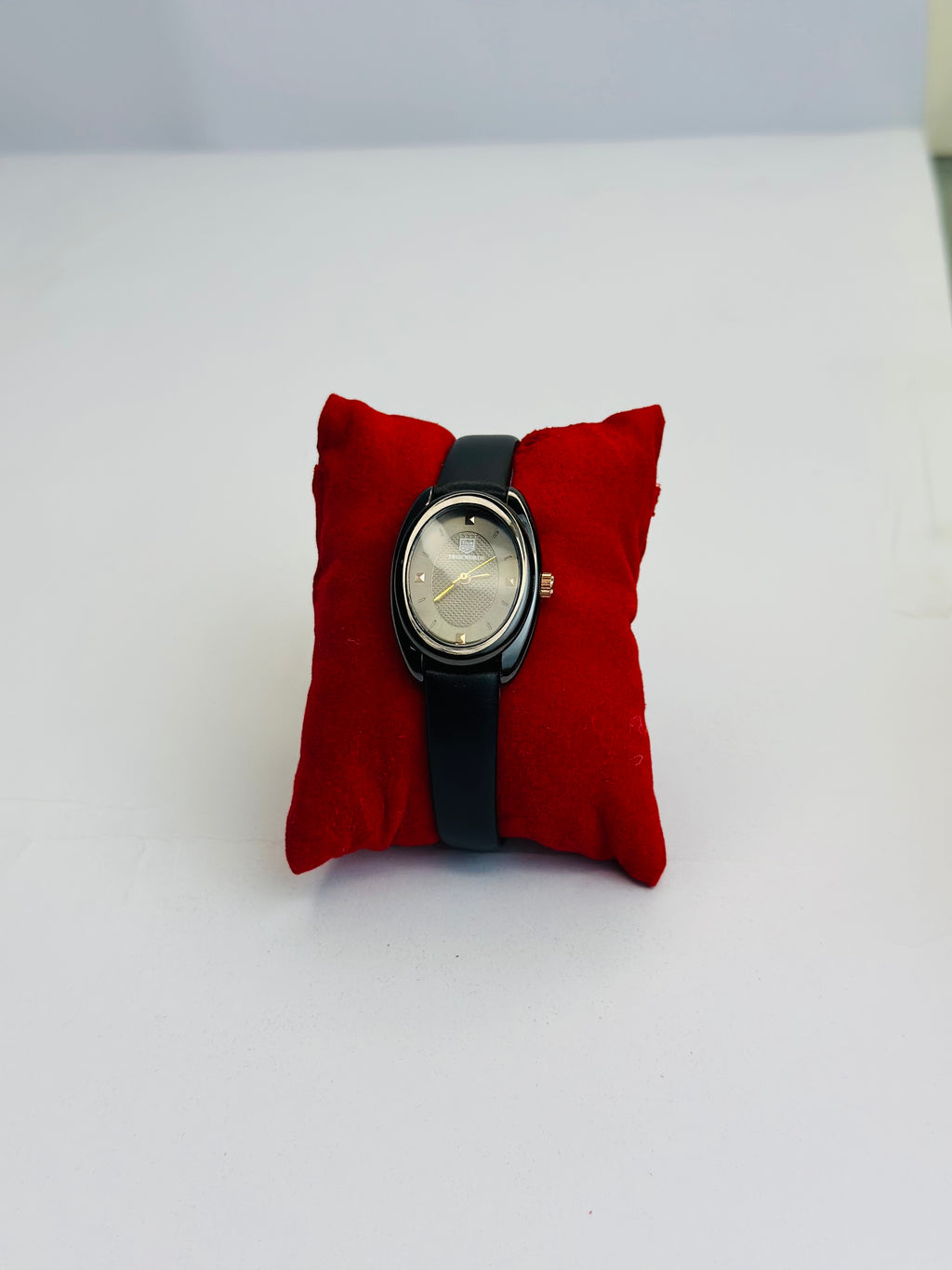 TRUE-WORTH CIRCLE DIAL LEATHER STRAP (LADIES)