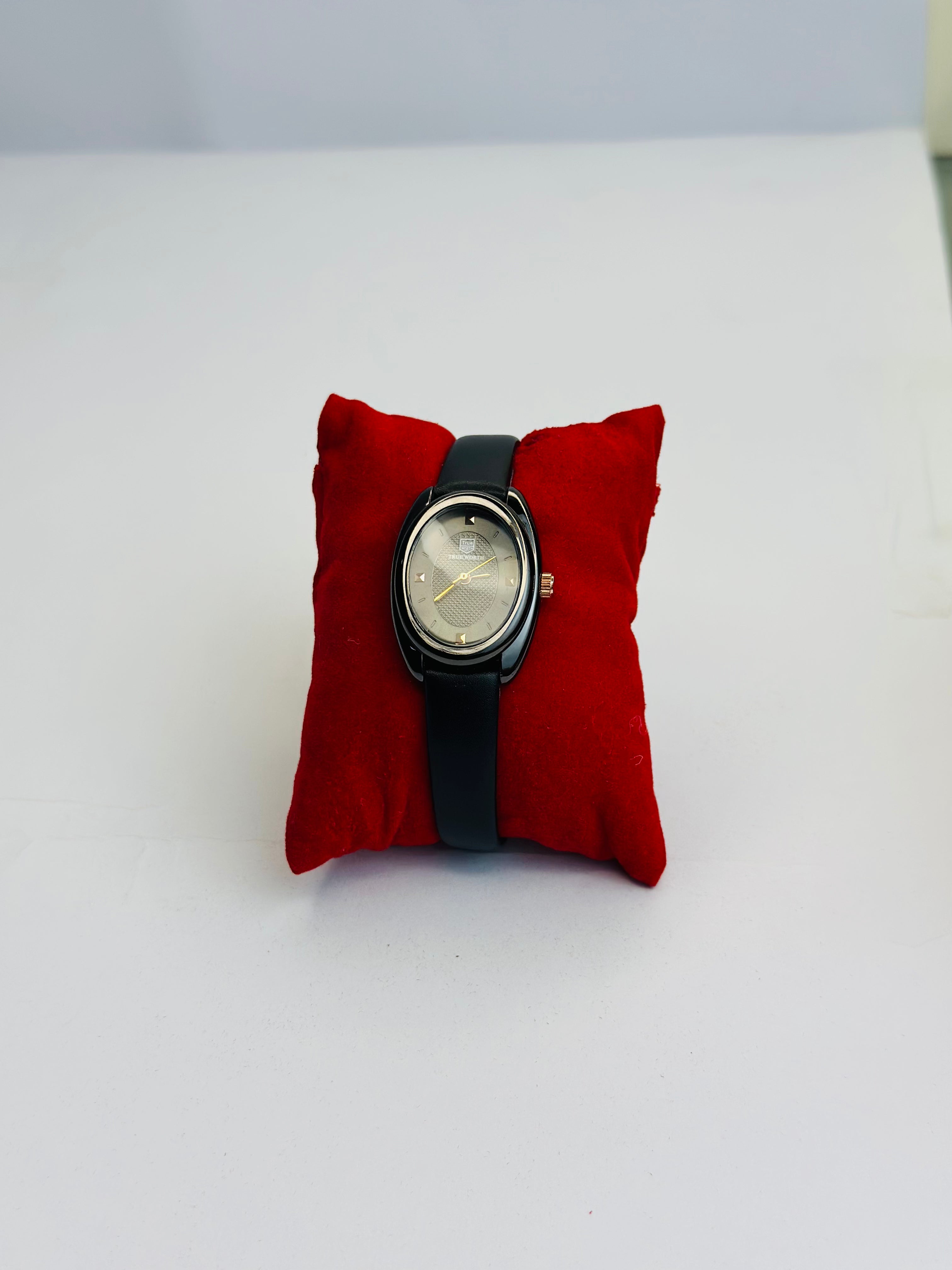 TRUE-WORTH CIRCLE DIAL LEATHER STRAP (LADIES)